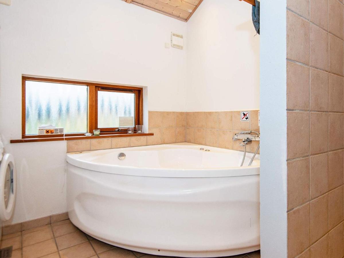 7 Person Holiday Home In Ulfborg Thorsminde Exteriör bild